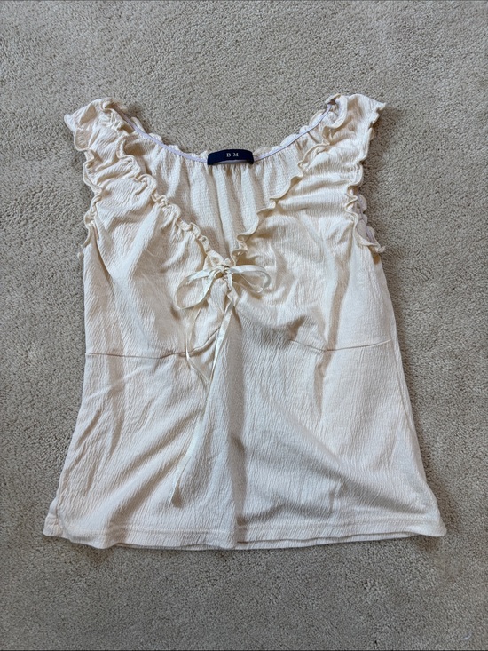 Brandy Melville Tops - Brandy Melville Cream Ruffled Tie-Front Top